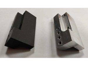 Impresión en 3D en Castellón 9 Impresión 3D portacables cadena. A la derecha mecanizado, a la izquierda en 3D