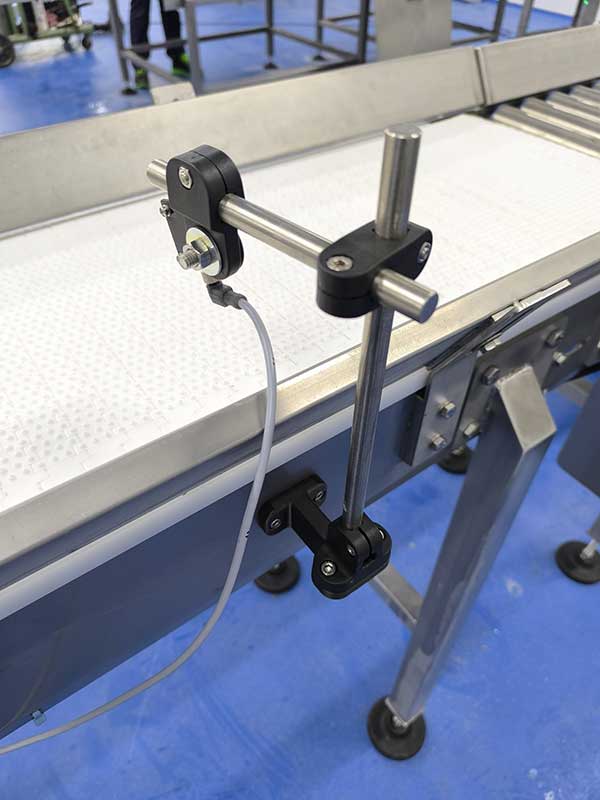 Soporte fotocelular de transportadores para la industria. Somos fabricantes de transportadores para la industria Soporte fotocelular de transportadores para la industria. Somos fabricantes de transportadores para la industria